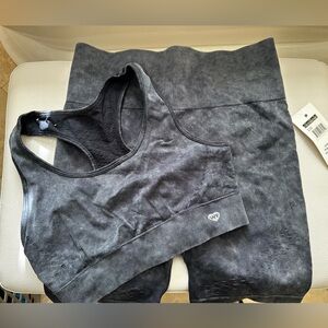 Wildfox Charcoal Seamless Activewear Set Bra (NWOT) and Shorts (NWT) Medium